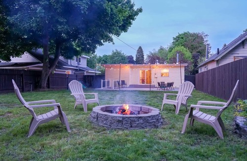 Coeur d'Alene House | Charming Midtown Cottage | Walkable & Cozy