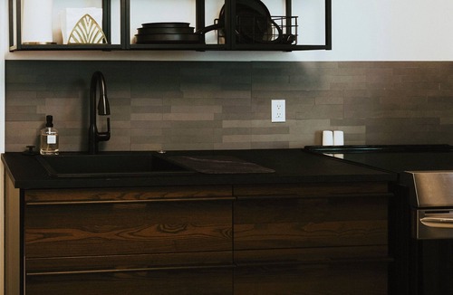 Moscow Apartment | Charming Moscow Bungalow-Wave Spa, Fire Pit & Walk to Downtown