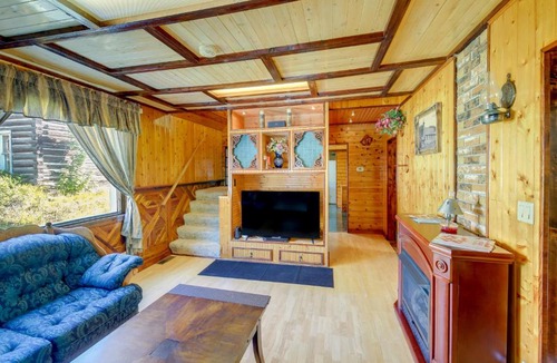Mullan House | Charming Mullan Home - 6 Mi to Lookout Pass!