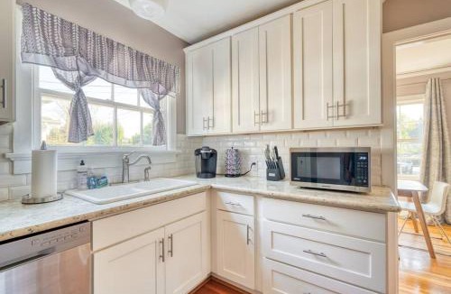 Portland House | Charming Portland 2BR Home in Hollywood
