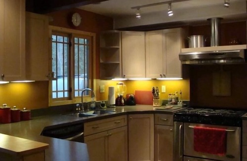 Cheboygan Cottage | Charming quality built home within walking distance of Mullett Lake