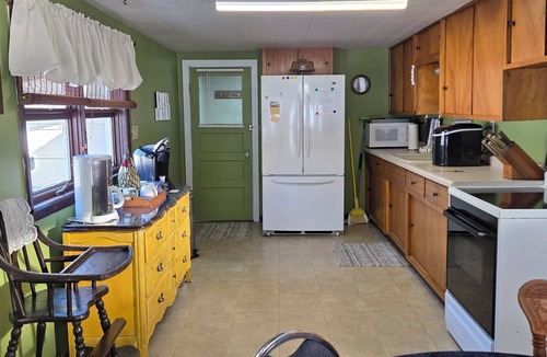 Rochert House | Charming rustic, family friendly farmhouse near Detroit Lakes - 4 beds available