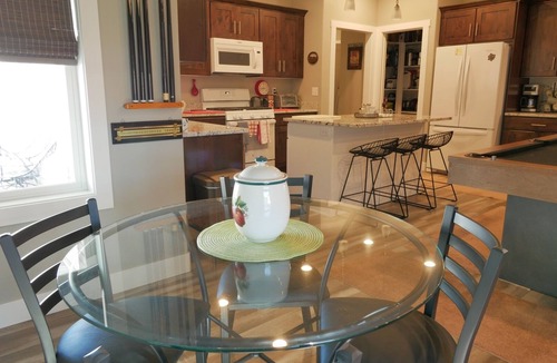Plain City House | Charming single-level home with Garage | 2 Bed, 2 Bath