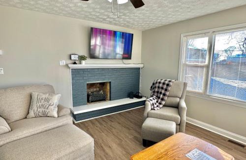 Shelbyville House | Charming Spacious Get Away
