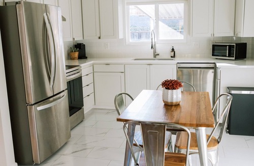 Medford House | Charming Two!! Centrally located townhome in East Medford