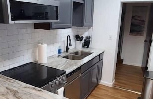 Lewiston House | Cheerful 2 bedroom home with indoor fireplace.