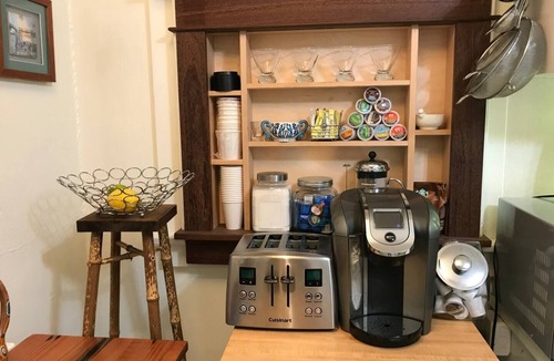West Seattle House | Cheerful 3 Bdrm w/Kitchen & LR in West Seattle