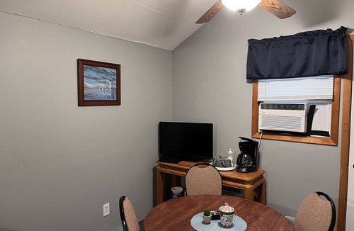 Algonac Cottage | Cheerful 3 bedroom cottage with River access.