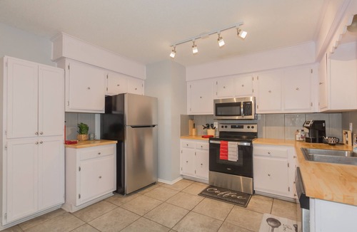 Jacksonville House | Cheerful 3 BR 1.5 BA Home in Great Neighborhood! Recently Renovated!