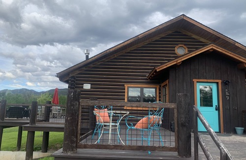 Victor Cabin | Cheerful 6bedrm Cabin, Teton Views- convenient to GTNP, Yellowstone, Swan Valley