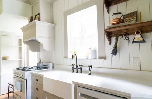 Mendon House | Cheerful, Cozy Farmhouse Cottage and Apple Orchard with Finnish Sauna
