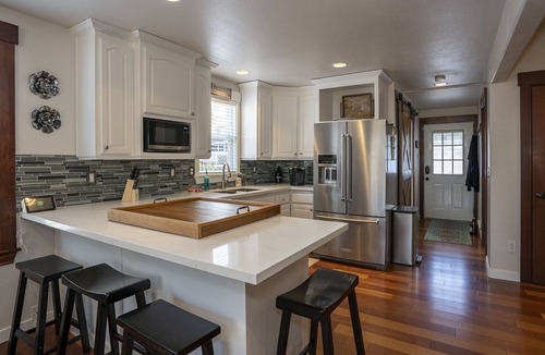 Old Town House | Cheerful Old Town 3 bedroom with hot tub & a view!