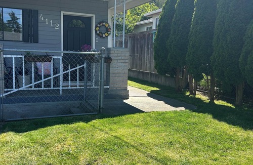 North End House | Cheerful Proctor Home in the Heart of the 253n
