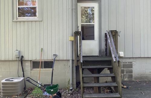 Des Moines House | Cheerful two bedroom duplex