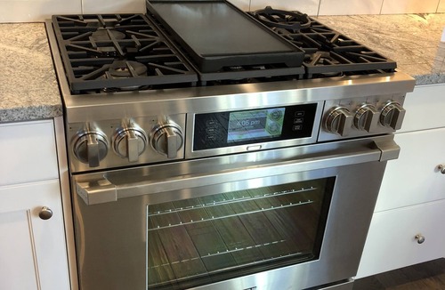 Park City Condo | ★Chef's kitchen, Free shuttle to Deer Valley, balcony, Covered Parking, Views!