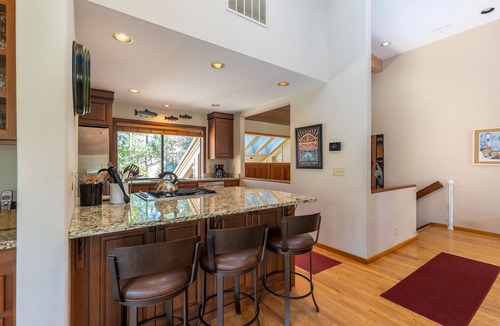 Sunriver House | CHER06 - Great for Groups, A/C, Hot Tub