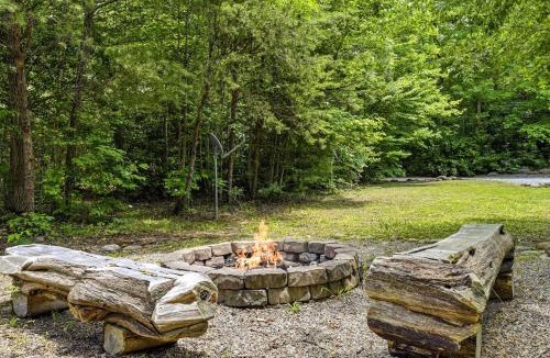 Cosby House | Cherokee Pool Lodge