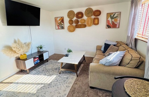Medford Apartment | Chic & cozy 1 bedroom guest-house