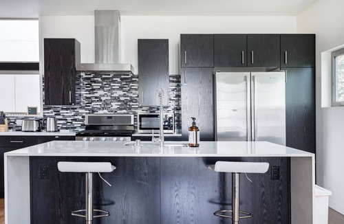North Beacon Hill House | Chic Pet-Friendly Seattle Escape with City Skyline Views