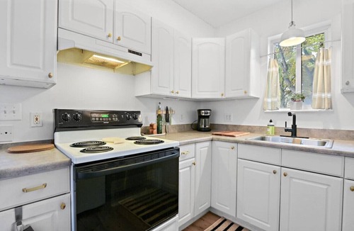 Spokane House | Chic Townhouse in Northtown
