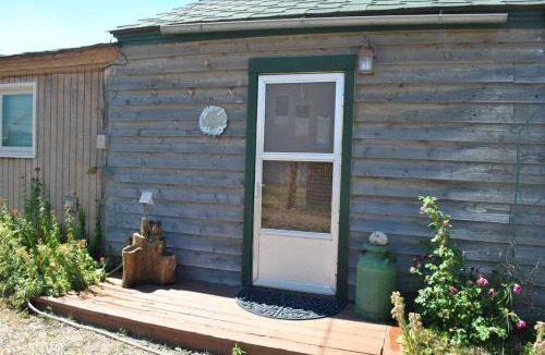 Pray Apartment | Chico Peak cabin nr Yellowstone,Chico Hot Springs