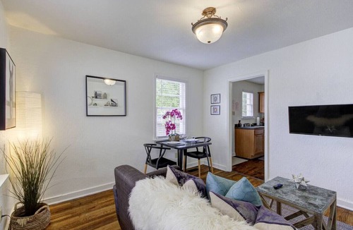 Midtown Apartment | Chill Memphis Base | Steps from Overton Fun