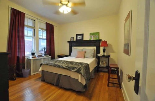 Hyde Park Condo | Cincinnati Friends and Family House