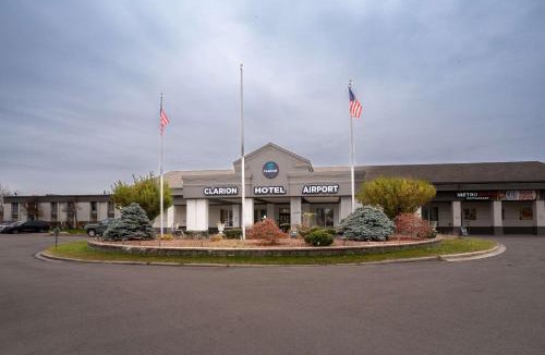 Romulus Hotel | Clarion Hotel Detroit Metro Airport