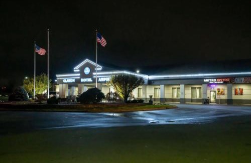 Romulus Hotel | Clarion Hotel Detroit Metro Airport