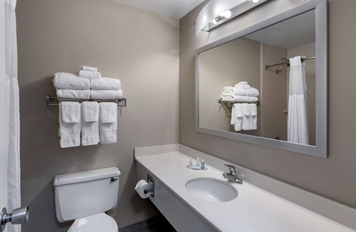 Sheffield Hotel | Clarion Inn Sheffield Muscle Shoals