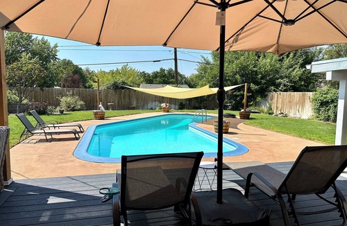Clarkston House | Clarkston House with pool! Relax and enjoy with family and friends