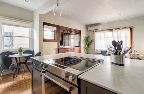 Kerns House | Classic Craftsman Stay - 3BR 2BA - Portland Charm