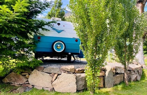 Idleyld Park Cabin | Classic & Cute 1950's Inspired Retro Camper, Idleyld Park, OR