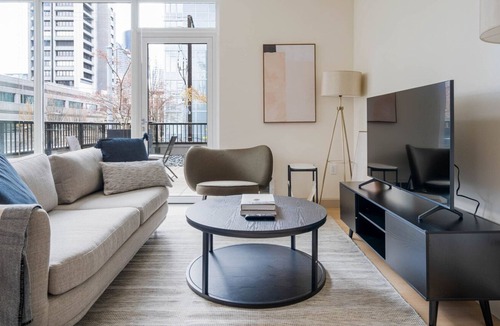 First Hill Apartment | Classic First Hill 2BR w/ Gym, W/D & BBQ, near Seattle U, by Blueground