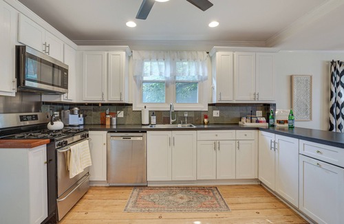 Forest Park House | Classic Forest Park Foursquare < 1 Mi to Blue Line