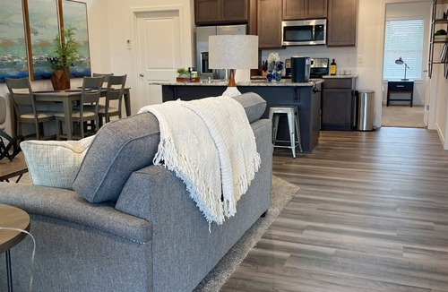 West Richland Apartment | Classy, Cozy Condo, Ideal 4 Long Stays!