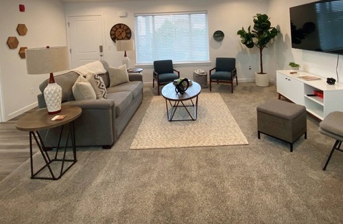 West Richland Apartment | Classy, Cozy Condo, Ideal 4 Long Stays!
