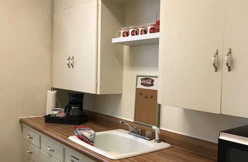 Boone Apartment | Classy Retro Suite "Preferred Partner of Rail Explorers" Pets OK