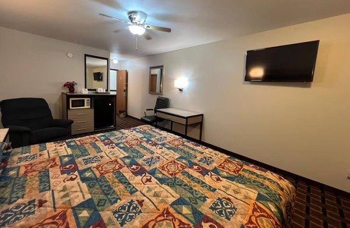 Nebraska City Hotel | Clean + Comfortable Room Near Local Dining, w/Free Parking