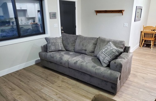 Jerome Apartment | Clean, private entrance, easy check-in and out(door code).2.3 miles from Walmart