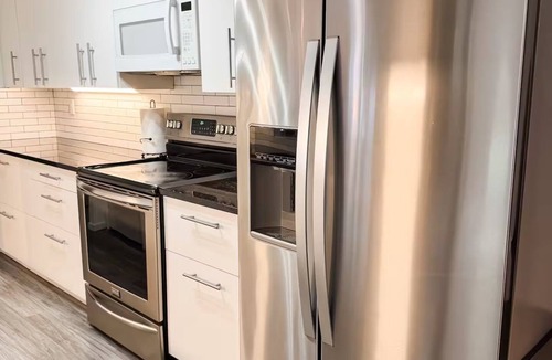 Moran Prairie House | Clean, quiet, 2-bedroom South Hill rental with a Garage. Conveniently located.