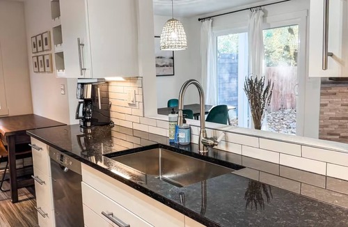 Moran Prairie House | Clean, quiet, 2-bedroom South Hill rental with a Garage. Conveniently located.