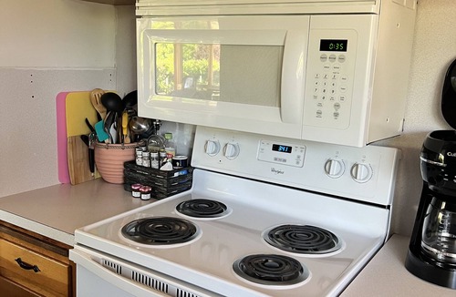 Yreka House | Clean & Quiet Yreka Home with Large Backyard next to Discovery Park.