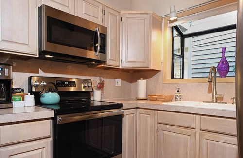 Sandpoint Condo | Clean Sandpoint condo 10 min from Schweitzer base in quiet lakefront community