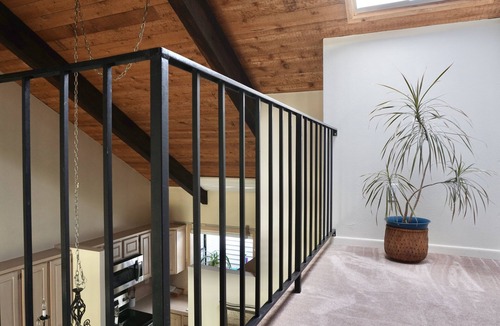 Sandpoint Condo | Clean Sandpoint condo 10 min from Schweitzer base in quiet lakefront community