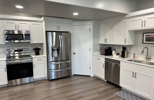 North Ogden Apartment | Clean & Spacious 2-bedroom BASEMENT APT. AC, WiFi, full kitchen in North Ogden