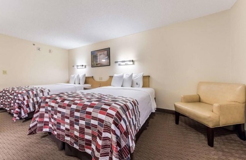 SeaTac Hotel | Close to Downtown! Relaxing Airport Accommodation | Budget-Friendly