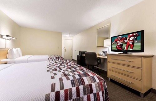 SeaTac Hotel | Close to Downtown! Relaxing Airport Accommodation | Budget-Friendly