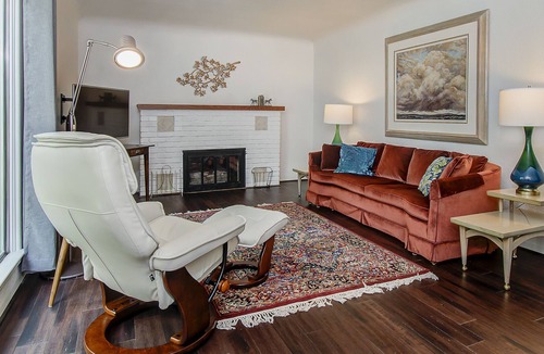 Depot Bench House | Close to Everything, Quaint, Quiet, Super Clean, Comfortable Home