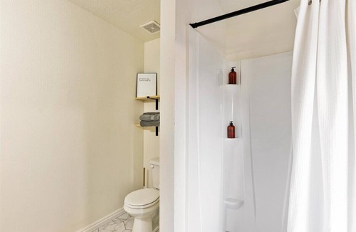 Ogden House | Close to Ogden-Weber Tech College, Private Room!